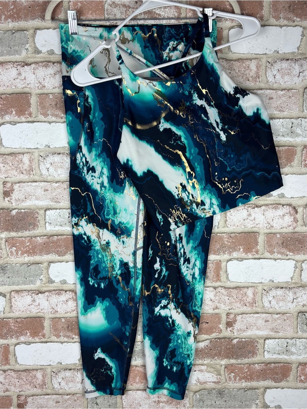 Old navy Active 2 piece workout set Leggings Tank Bra Medium women’s gym marble